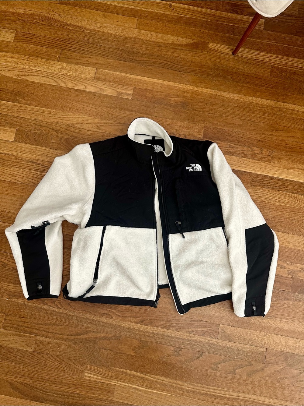 Women’s The North Face Retro Denali Fleece Jacket – White Dune/TNF Black